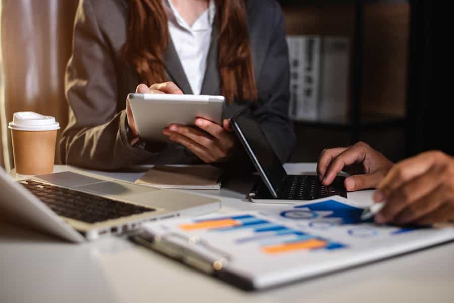 تاثیر مارکتینگ بر فزوش سایت‌های شرکتی